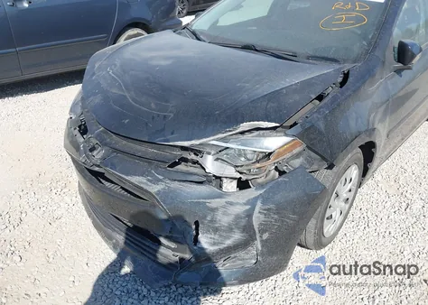 2017 Toyota Corolla Le z USA, uszkodzony, nr VIN 2T1BURHE6HC838732